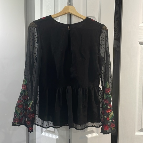 Embroidered black blouse - Picture 4 of 6